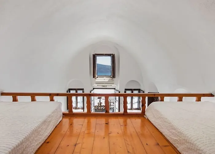 Marina-volcano View *